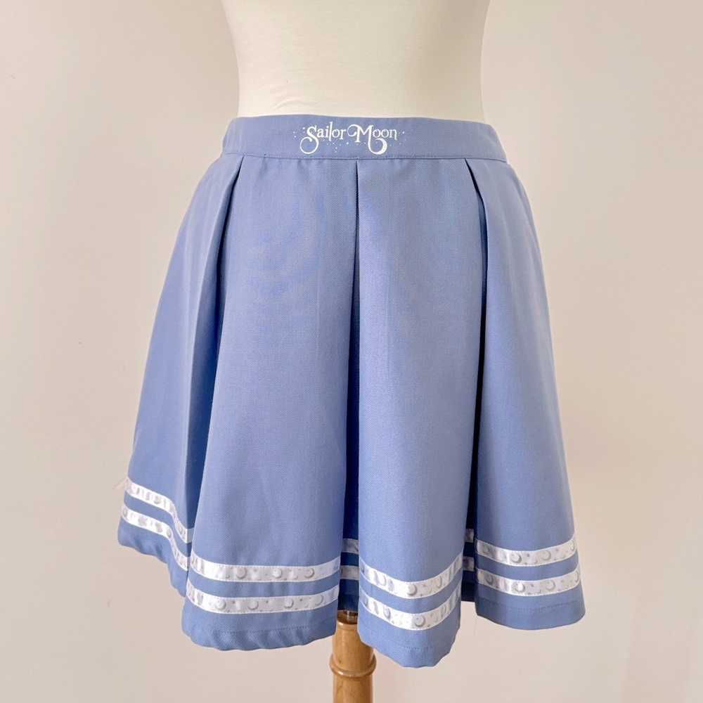 Blue Sailor Moon pleated skirt Hot topic exclusive nwot